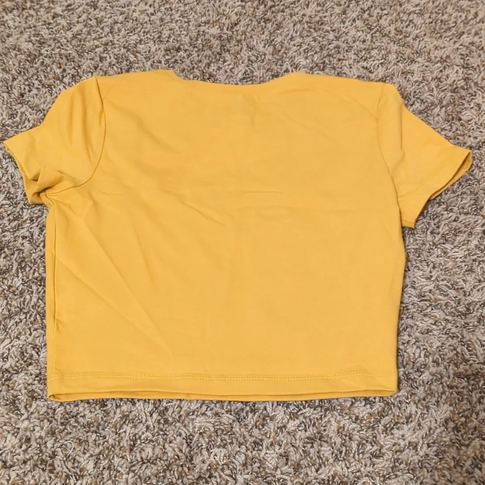 Basic Yellow Crop Top - Picture 3 of 3
